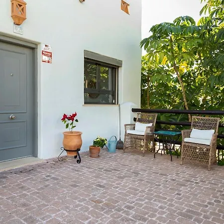 Bright 3 Bedroom Townhouse With Stunning Views